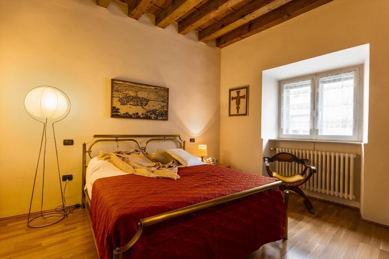 Cavour Suite - Smart Holiday Мантуя Екстер'єр фото